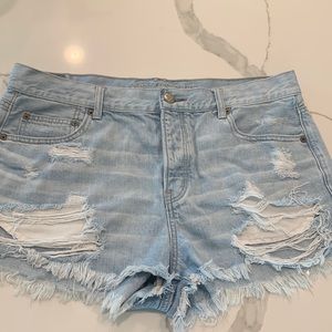 American Eagle Lightwash distressed jean shorts